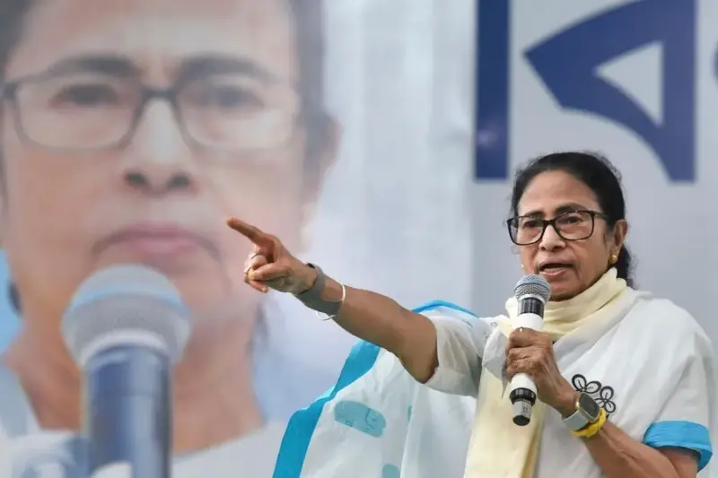 ബംഗാളില് മമത യുഗത്തിന് അന്ത്യം; കാവിക്കൊടി പാറിച്ച് ബിജെപി അധികാരത്തിലേക്ക്