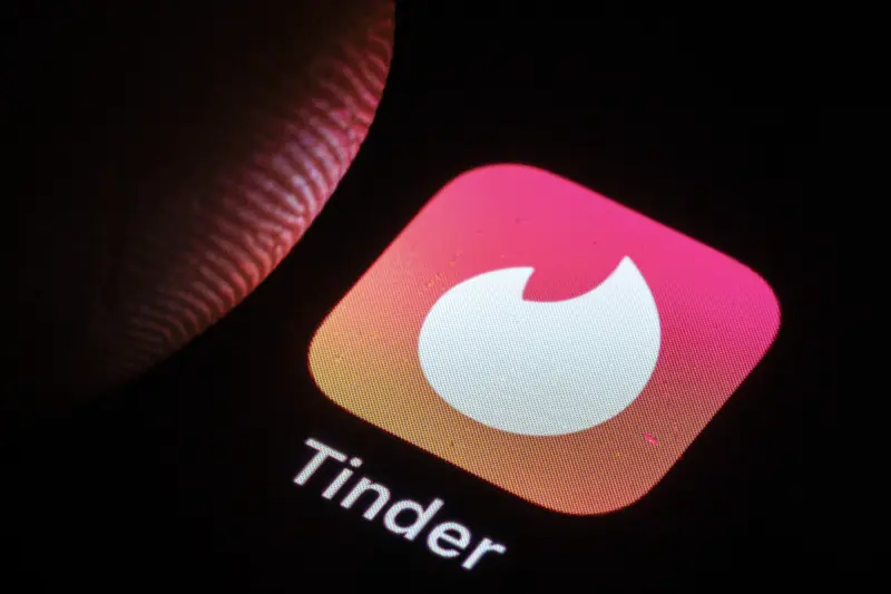 4 tips for using hookup apps discretely — advice for Feeld, Tinder, AdultFriendFinder, and Grindr