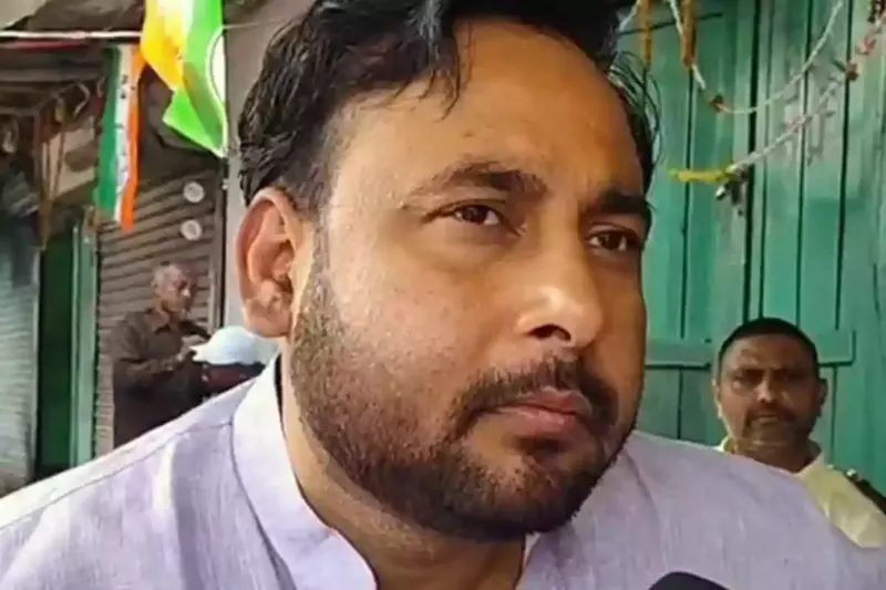 तृणमूल पार्षद सचीन सिंह पर फूटा जनता का गुस्सा