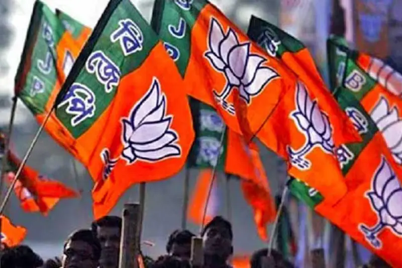 গণনার আগে এবার 'টেম্পল রান'! মন্দিরে প্রার্থনায় বিজেপি প্রার্থীরা, স্ট্রংরুম পাহারা দেবে বিজেপির মহিলা ব্রিগেড