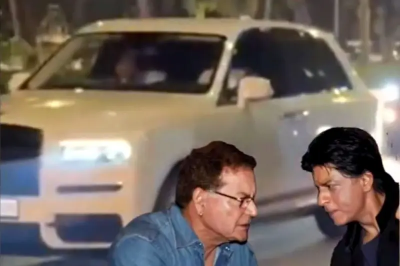Shah Rukh Khan: 'Itne Din Baad Aaya.' Netizens REACT As He Pays Late-Night Visit To Salman Khan's Father Salim Khan At Lilavati Hospital