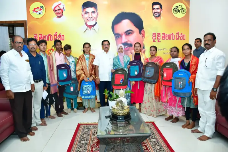 కళ్యాణదుర్గంలో పదో తరగతి టాపర్లకు ఘన సన్మానం!