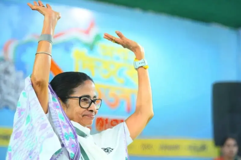 সিপিএমের কারও ইডি-সিবিআই হয়েছে? হয়নি! কেন জানেন, কারণ মাথাটা বিক্রি করে দিয়েছে: মমতা