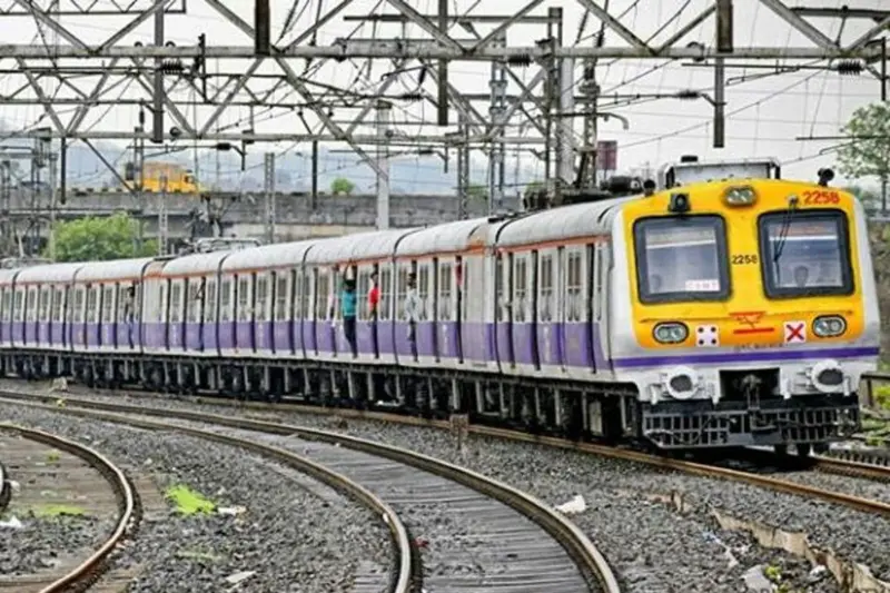 সাতসকালে সিগন্যাল বিভ্রাট, বর্ধমান-কাটোয়া লাইনে ব্যাহত ট্রেন চলাচল, ভোগান্তিতে যাত্রীরা