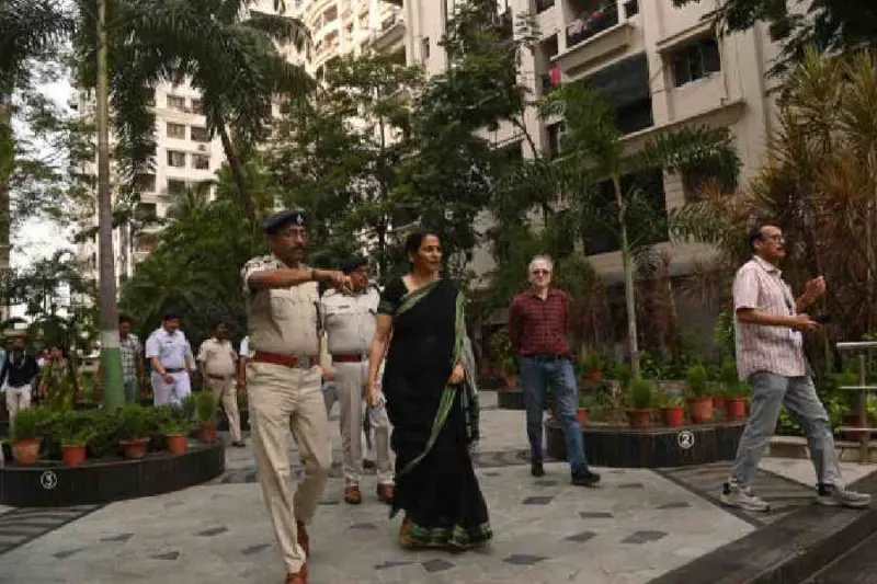 DEO of Calcutta North, Smita Pandey, inspects Silver Spring polling booth, assures residents of safety