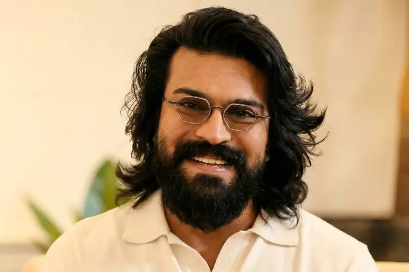 'పెద్ది' వాయిదా పడలేదు: రామ్ చరణ్ క్లారిటీ!