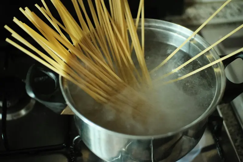 How much salt should you add to pasta water? Learn the right ratio