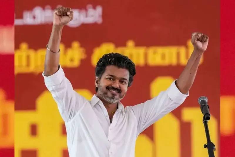 ഒരു പാര്ട്ടിയുടെയും പിന്തുണ ആവശ്യമില്ലെന്ന് ടിവികെ; മൂന്നം സ്ഥാനത്തേക്ക് ഡിഎംകെ