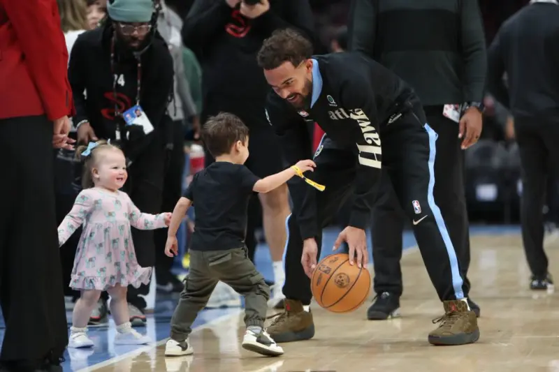 Trae Young faces uncertainty with quad injury as Atlanta Hawks prepare for showdown against Philadelphia 76ers in critical game