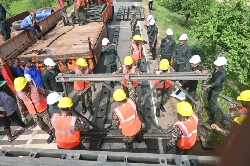 ऑपरेशन सागर बंधु के तहत भारतीय सेना ने श्रीलंका में एक बड़े पुल परियोजना का किया शुभारंभ