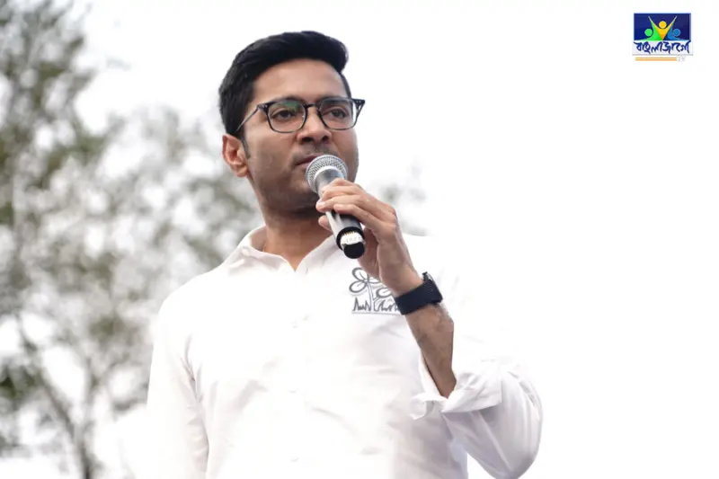 'মাটি কামড়ে পড়ে থাকতে হবে!' গণনার রণকৌশল ঠিক করতে শনিবার ভার্চুয়াল বৈঠকে অভিষেক