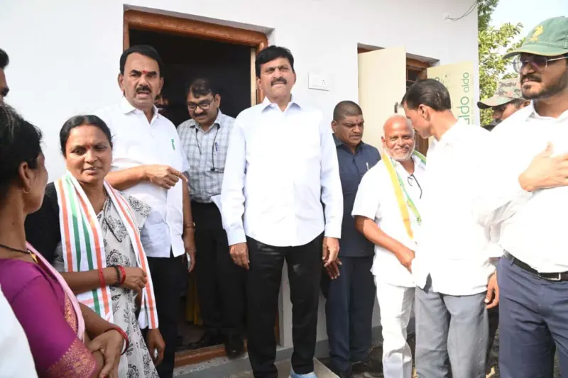 ఆసిఫాబాద్ గడ్డపై 'ఇందిరమ్మ' పండుగ