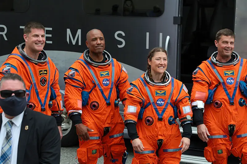 4 astronauts return after flight to moon
