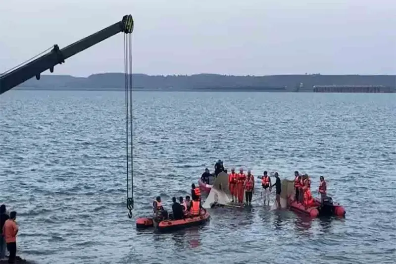 মধ্যপ্রদেশে নৌকাডুবির ঘটনায় মৃতের সংখ্যা বেড়ে ৯, নিখোঁজ বহু