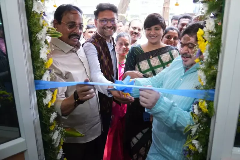 Ponnam Inaugurates Samatha Kitchen, Distributes 2BHK Title Deeds