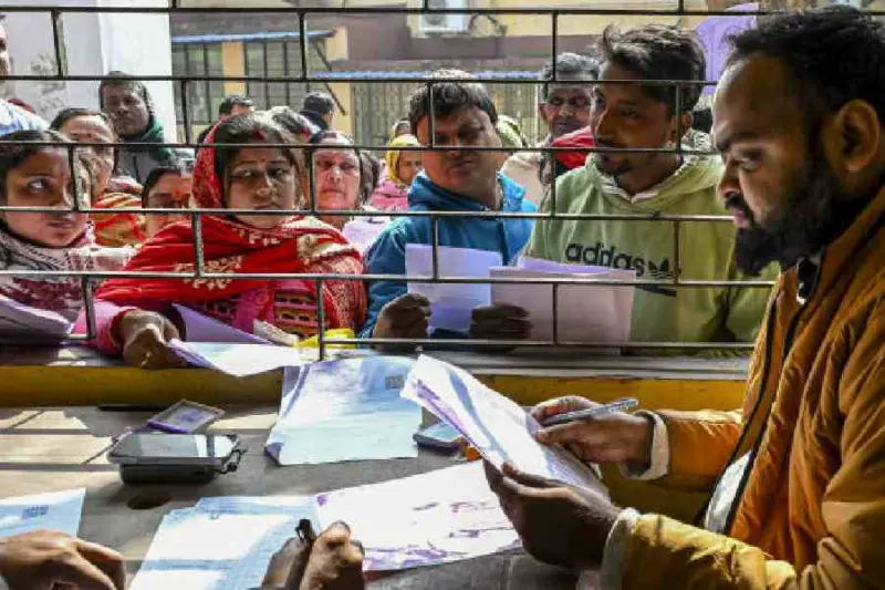 SC order puzzles poll officers; if voter names are added even two days before ballot day, logistics will go haywire