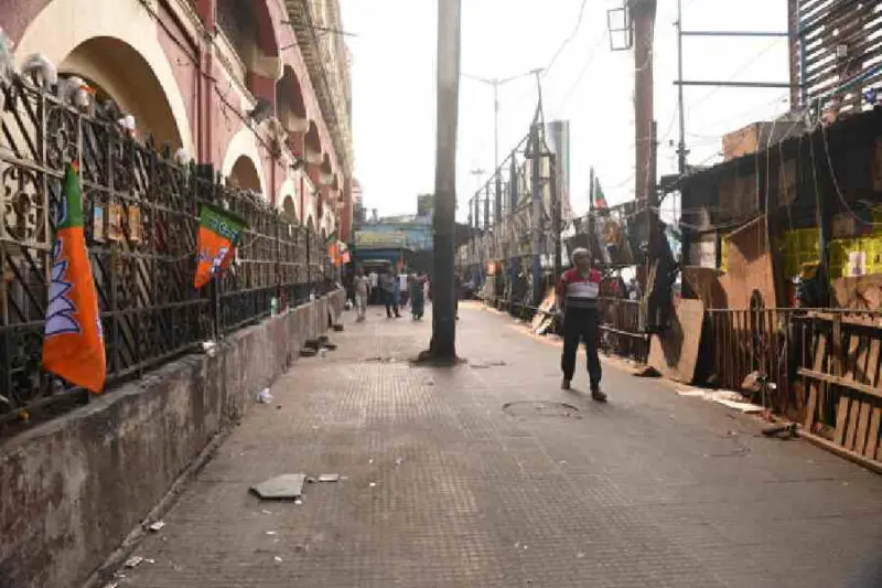 Calcutta high court issues interim stay on hawker eviction from Howrah station