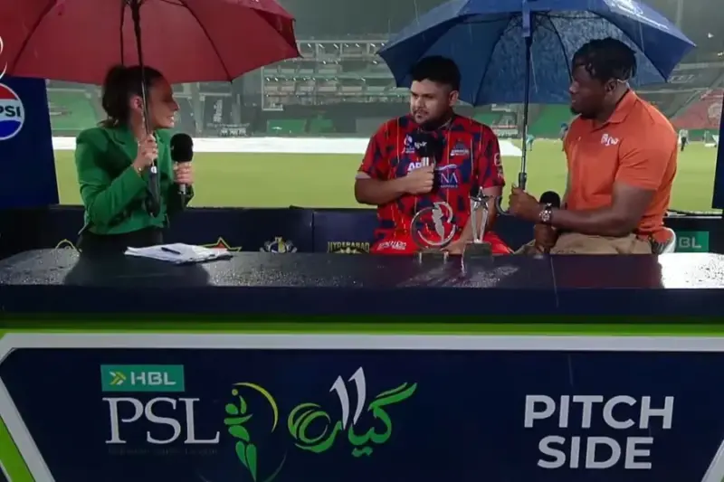 Rain interrupts post-match presentation in PSL, triggers comedy of errors | WATCH