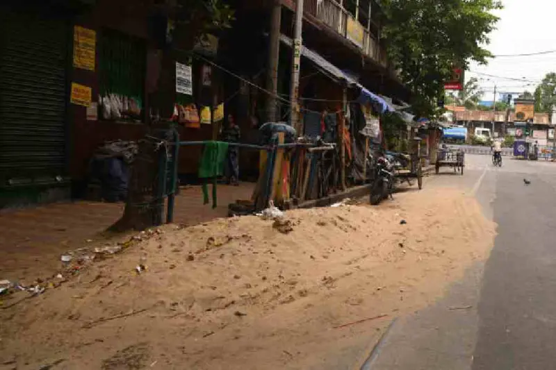 Street safety at stake as sand and stone piles choke several roads across Calcutta
