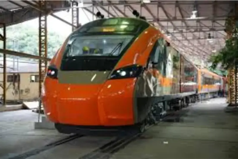 Vande Bharat Sleeper Train: Travel 2174 Km from Delhi to Chennai in Only 27 Hours! Check Speed, Fare and Other Details