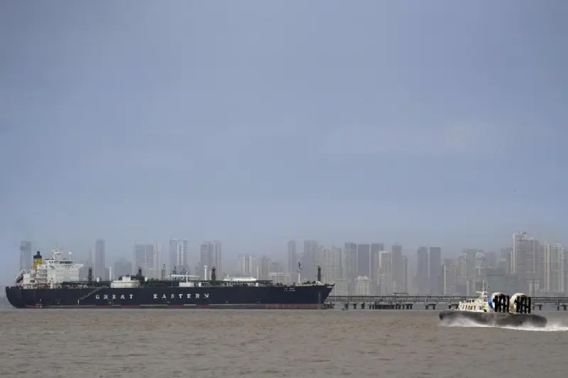 Iranian LPG tanker crosses Hormuz, reaches India's Mangalore port, supply concerns ease