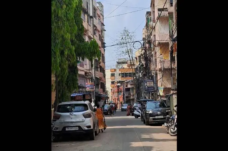 Parking woes in Bangur lanes, Sujit Bose pledges plaza