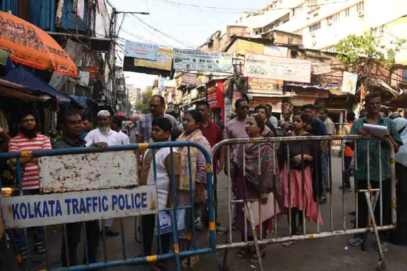 Names struck off voter list, Kolkata's daily wage earners seek legal help