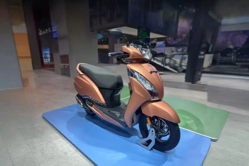TVS Jupiter CNG 2025: पेट्रोल और CNG दोनों फ्यूल का आनंद देगा टीवीएस का ये यूनिक स्कूटर! मोबाइल चार्जिंग के साथ क्या-क्या मिल सकता है खास?