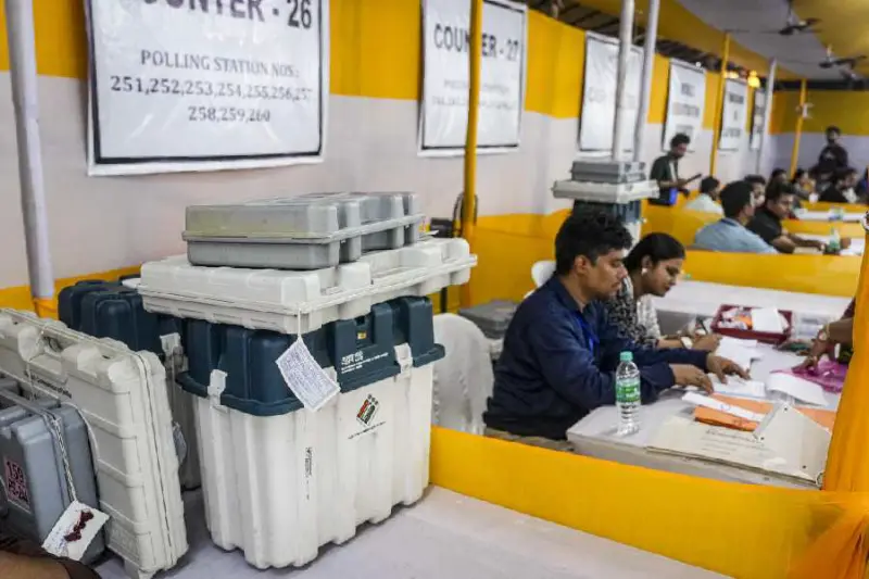 Polling officials fan out across Kolkata a day ahead of second phase Bengal elections