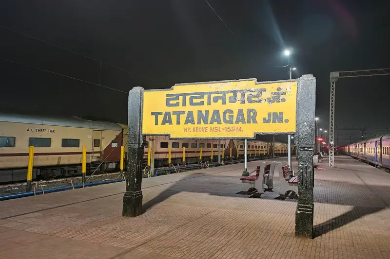 Chronic Passenger Train Delays At Chakradharpur Division Trigger Protest At Tatanagar Railway Station; Authorities Promise Infra Fixes