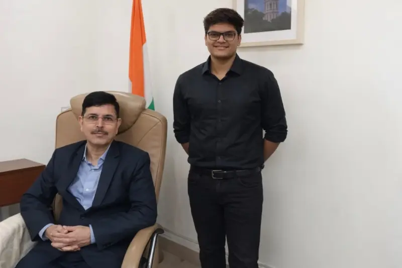 Yash Suryavanshi Meets Vice-Chancellor Dr. Ravindra Kulkarni at University of Mumbai, Focuses on Financial Growth and Academic Collaboration