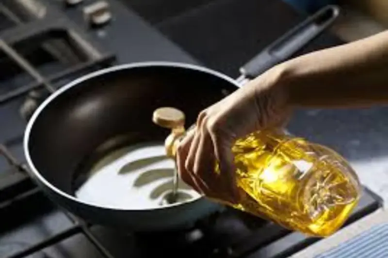 Cooking Oil: Healthy Fats or Hidden Toxins, Are Imported Oils Overrated When India's Own Oils Fare Better?