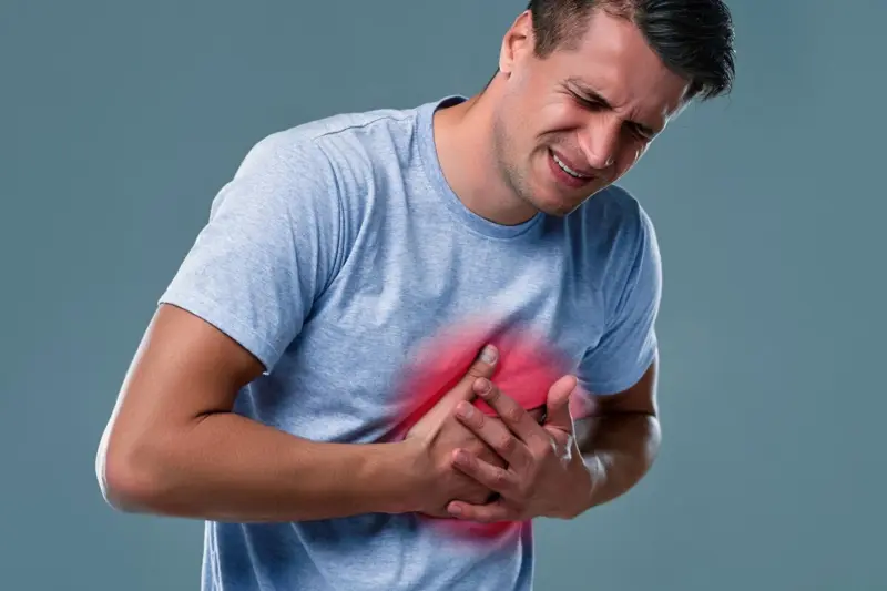 Heart Attack: चलते-फिरते हेल्दी लोगों को अचानक क्यों आ जाता है हार्ट अटैक? डॉक्टर से जाने असली कारण