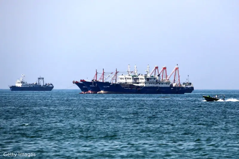 ஹார்முஸ் நீரிணையில் சிக்கியுள்ள 5 இந்திய LPG கப்பல்கள்