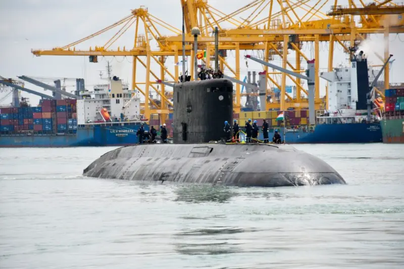 Indian submarine Sindhukesari arrives in Sri Lanka