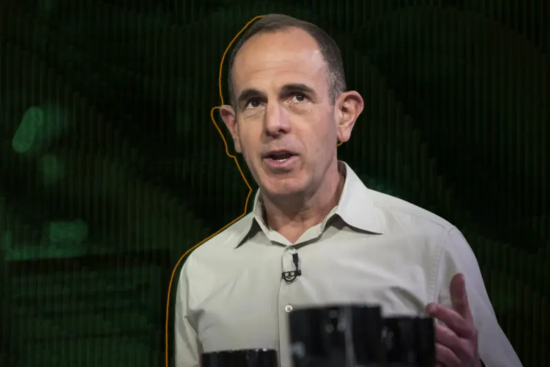 This Tech Investor Hasn't Touched a Laptop or Desktop Computer Since 2010. Here's Why.