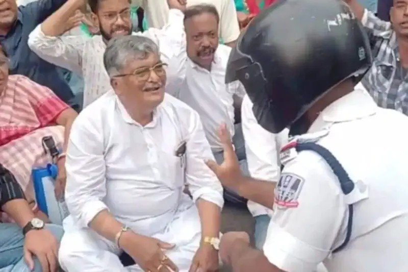 Asit Mazumder Arrested: অভিষেক হেনস্থার প্রতিবাদে পুলিশের সঙ্গে ধাক্কাধাক্কি, গ্রেফতার প্রাক্তন তৃণমূল বিধায়ক অসিত মজুমদার