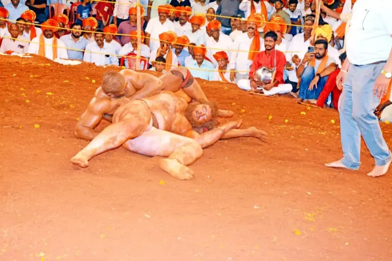 दादा शेळकेने रशियाच्या जुबेरला घुटण्यावर'अस्मान'