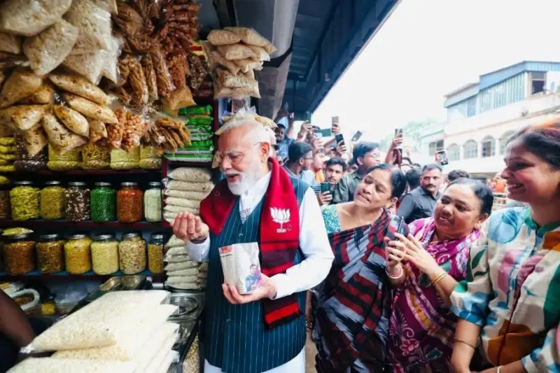 [Watch] PM Modi Takes 'Jhalmuri' Break In Between Election Rallies In West Bengal
