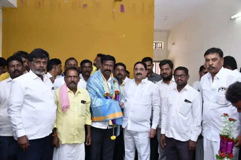 మాజీ సర్పంచ్ రుద్రేశ్‌కు ఘన నివాళి