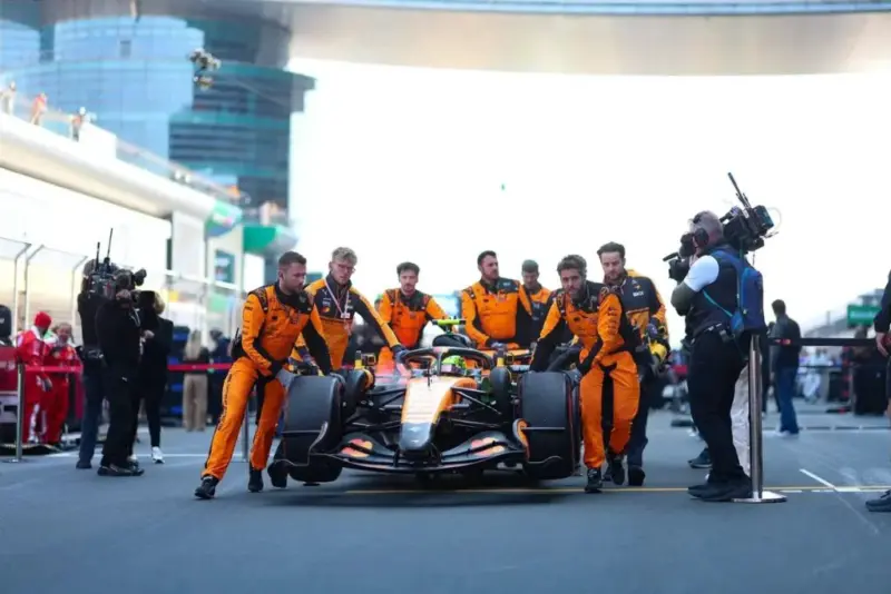 McLaren's disastrous day at Chinese Grand Prix: both drivers fail to start the race