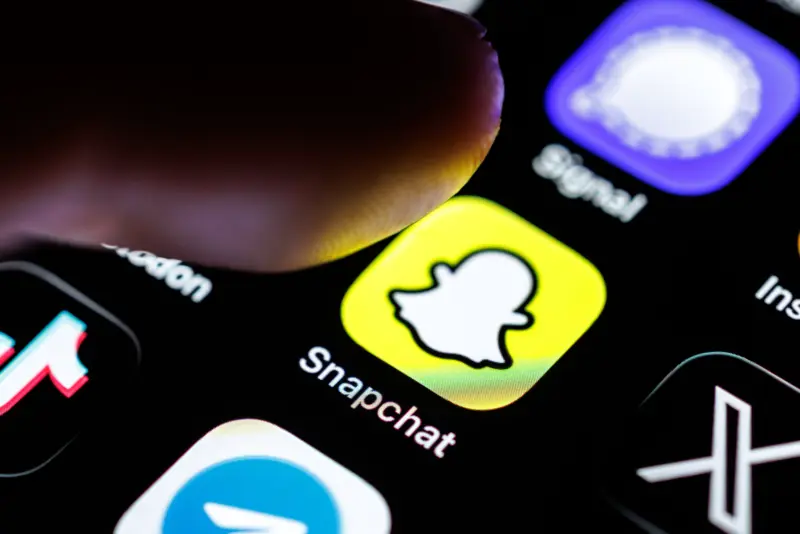AdultFriendFinder vs. Tinder: Which subscription tier is right for you?