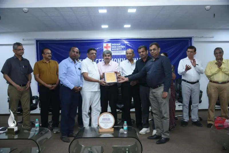 ઇન્ડિયન રેડકોર્સ સોસાયટી ગુજરાત રાજ્ય શાખા દ્વારા અમદાવાદ ખાતે 2024-25 એવોર્ડ સમારંભ માં સુરત શહેર ને નેત્રદાન દેહદન રક્તદાત જેવી પ્રવૃત્તિ બદલ ત્રણ એવોર્ડ એનાયત