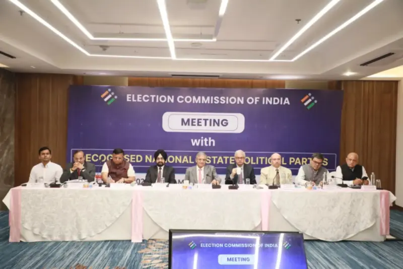 EC Rebukes Officials Over SIR Lapses, Opposition Seeks Shorter Poll Schedule in Bengal