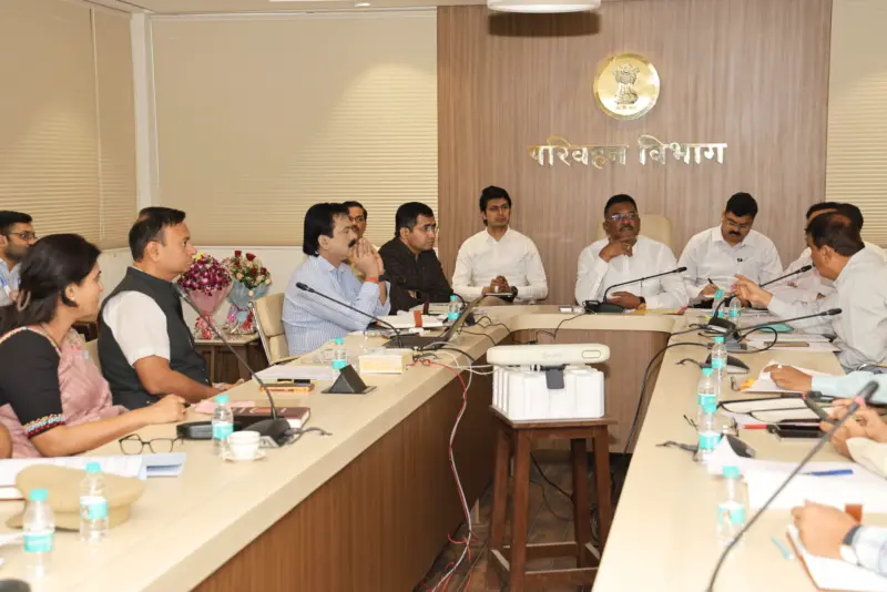 अवैध प्रवासी वाहतुकीवर कठोर कारवाई करणार - मंत्री प्रताप सरनाईक