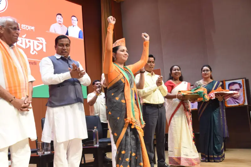 GMC becomes Opposition-free as AAP councillor joins BJP ahead of Panchayat polls