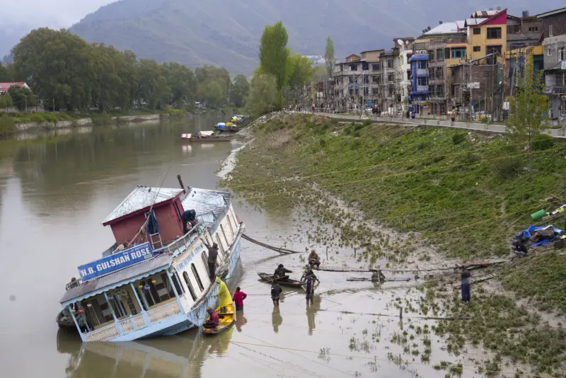Heavy showers may lead to flash floods, landslides in parts of Kashmir: Met