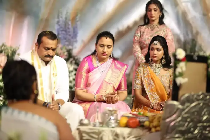 నిర్మాత బండ్ల గణేష్ కుమార్తె నిశ్చితార్థం.. సినీ ప్రముఖుల సందడి!