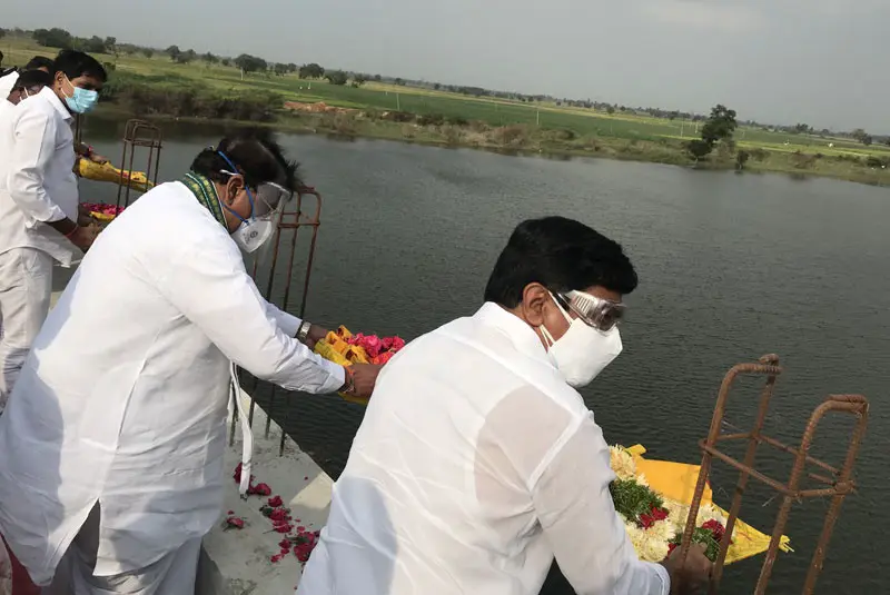 గోదావరి జలాలకు స్పీకర్‌ పోచారం పూజలు