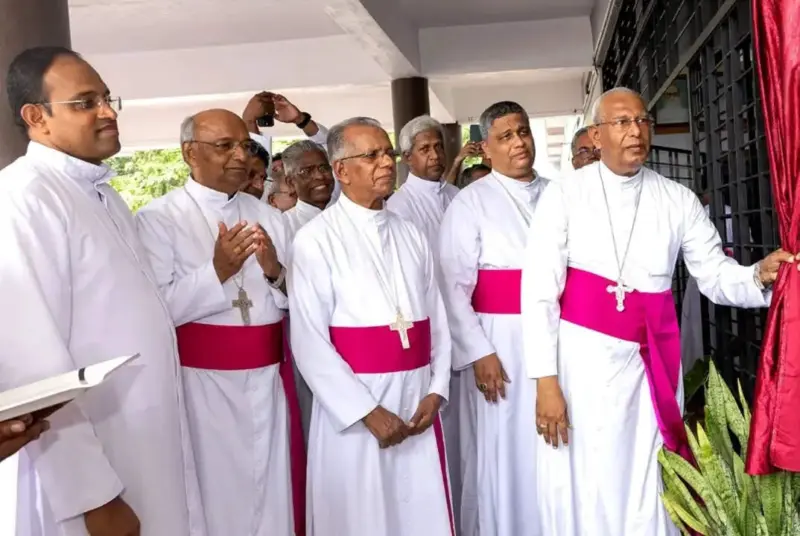 വെള്ളരിക്കുണ്ടില്‍ പ്രവര്‍ത്തനമാരംഭിക്കുന്ന സെന്റ് ജോസഫ് മൈനര്‍ സെമിനാരിയുടെ ആശീര്‍വാദവും ഉദ്ഘാടനകര്‍മവും ആര്‍ച്ചുബിഷപ് മാര്‍ ആന്‍ഡ്രൂസ് താഴത്ത് നിര്‍വഹിച്ചു